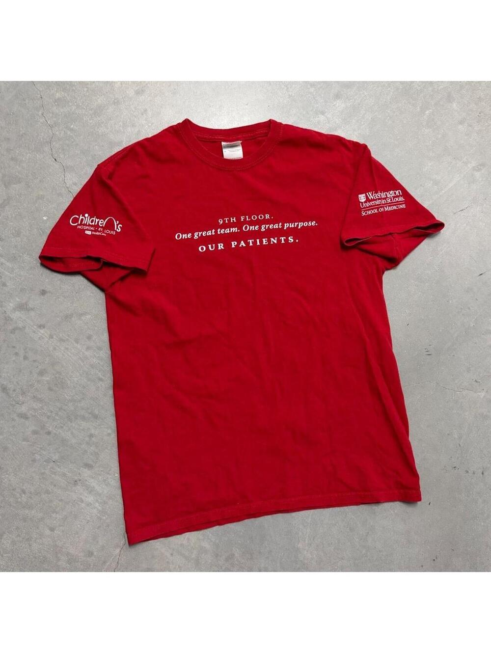Y2K Men's Red Spellout Washington University School of Medicine Sized Medium